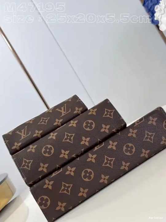 Cheap Toilet Pouch-25*20*5.5cm VUITTON Trio LOUIS 0623